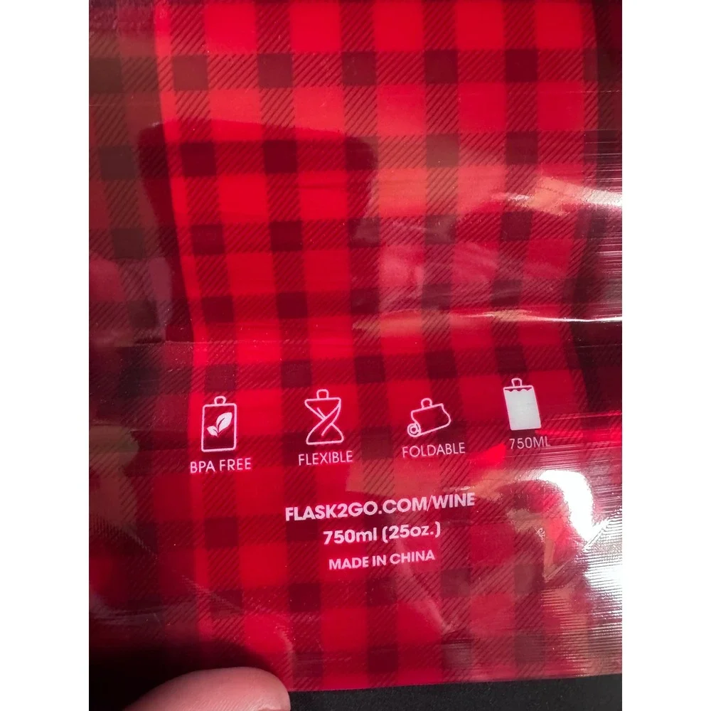 Wine2Go Foldable Wine Flask‎ Red Buffalo Plaid BPA Free 750ml Pouch